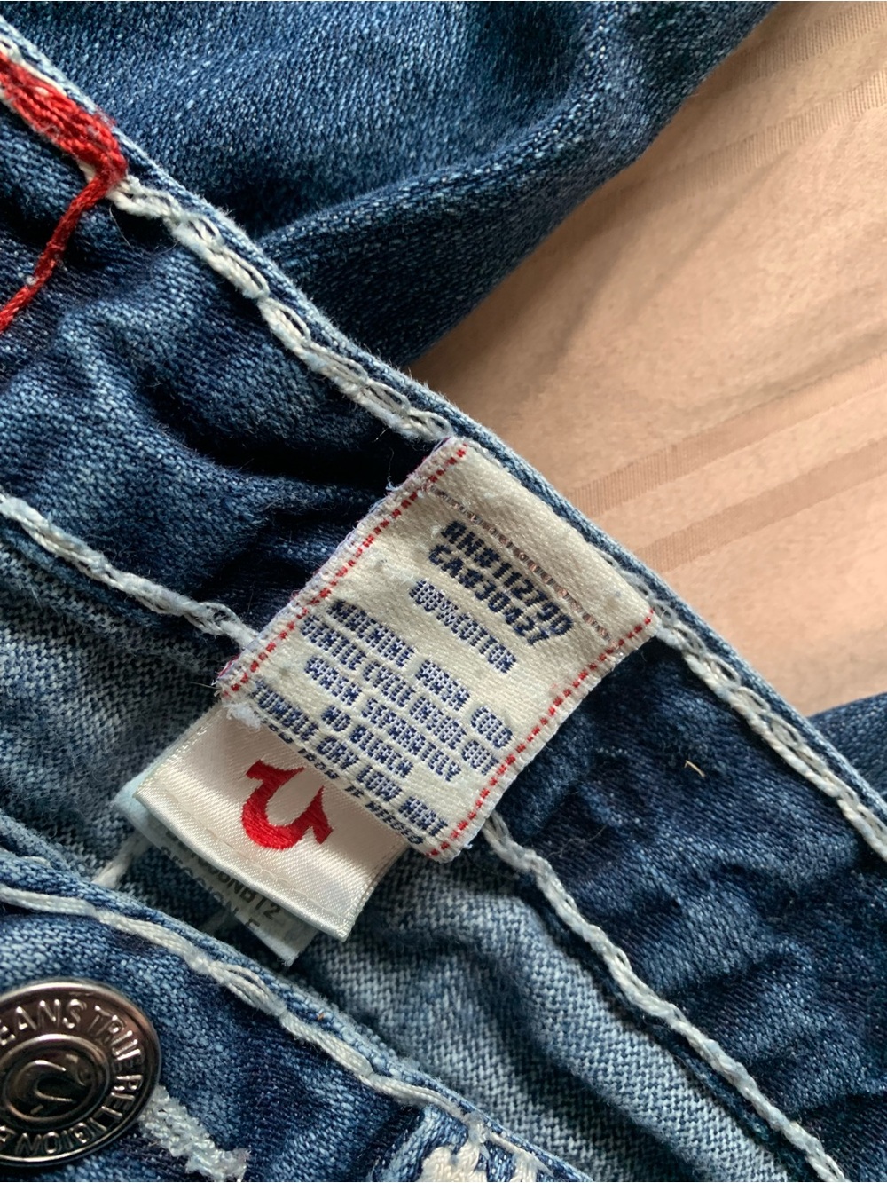 True Religion Women's Dark Blue Flare Jeans with White Contrast Stitching - Picture 5 of 5